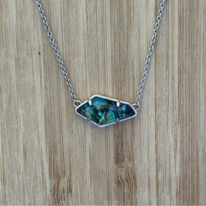 KENDRA SCOTT short Lilith pendant necklace, abalone, Rare